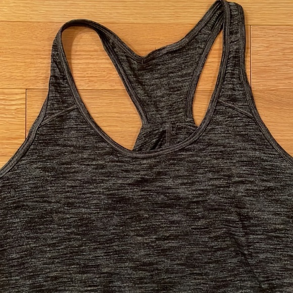 Women’s Lululemon Grey Tank Top Size 2 - Picture 2 of 5